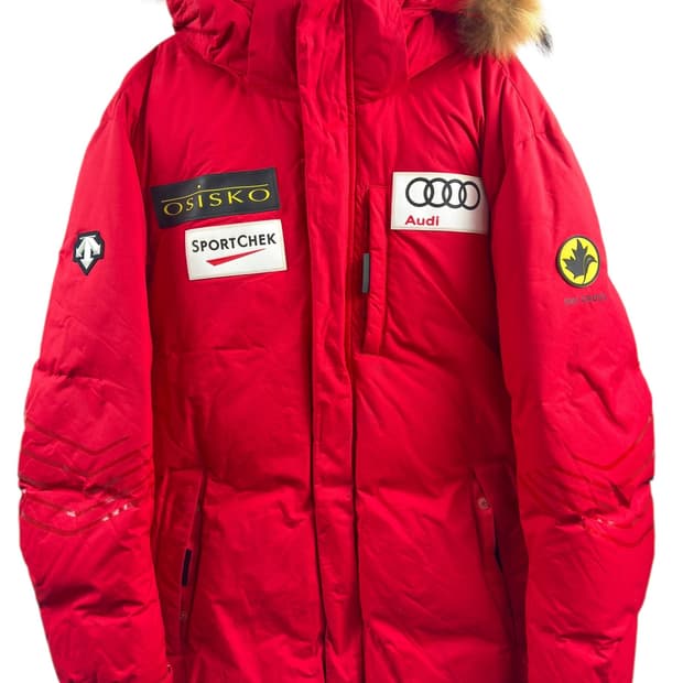 데상트 아우디 레드 패딩1500