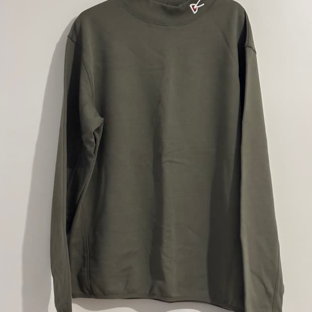 디스트릭트 비전 스웻셔츠