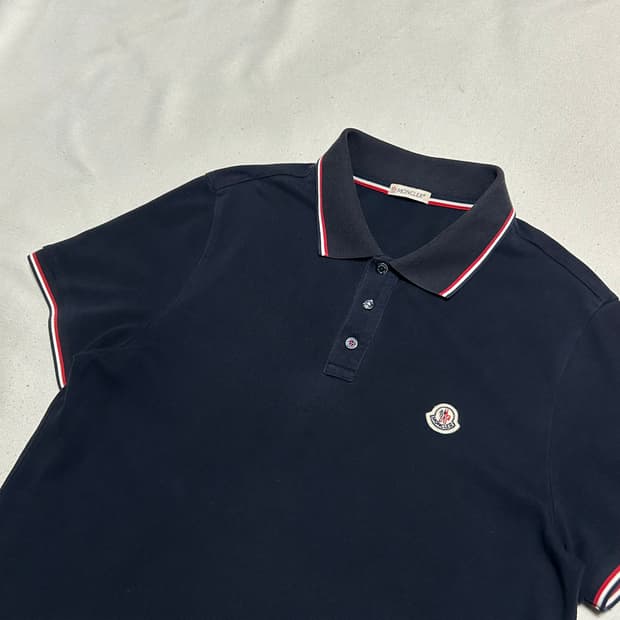 L 몽클레어 네이비 카라 반팔티