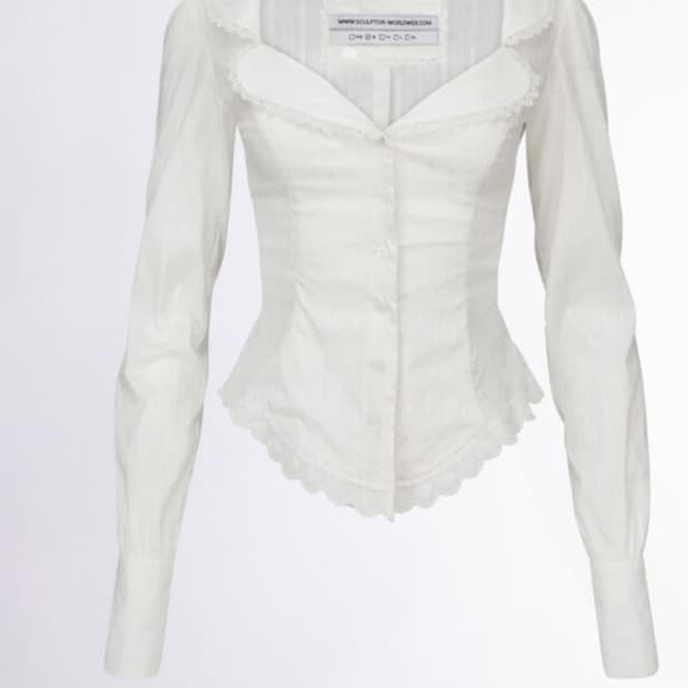 SCULPTOR Clover Leaf Neck Blouse Ivory 