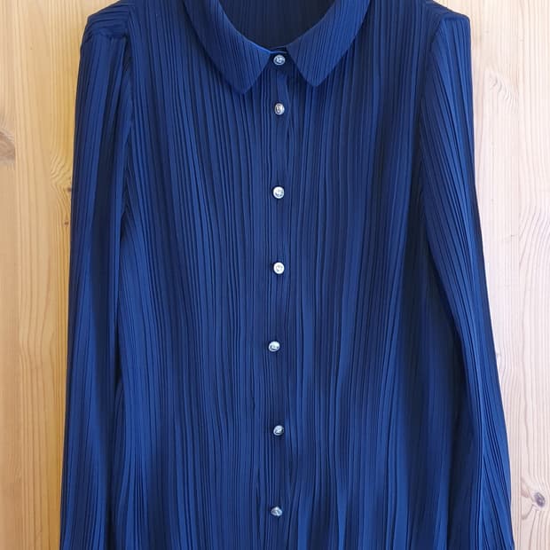 66/77.크로커다일 플리츠 블라우스