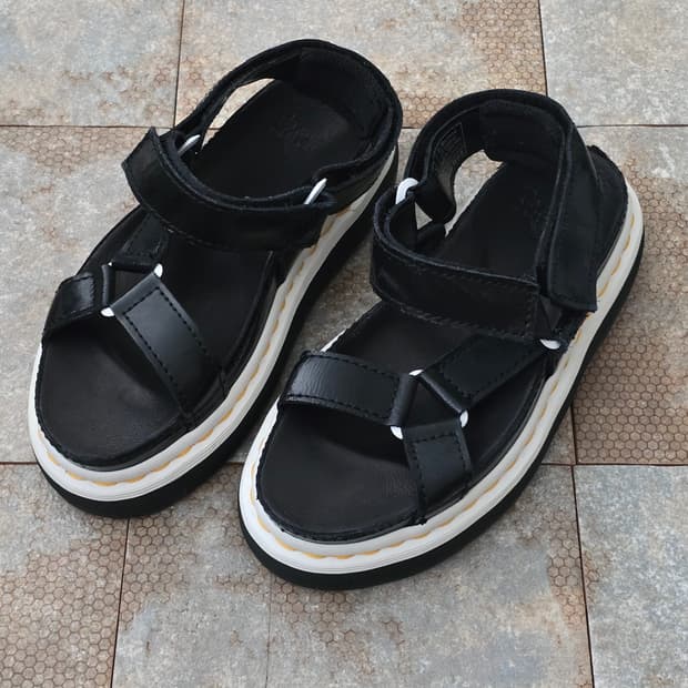 (220)닥터마틴 ltt 블랙 샌들 