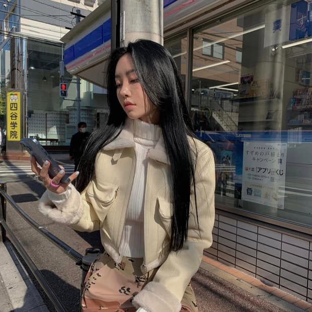 Pale Jade 페일제이드 포켓 셔링 무스탕 자켓 (아이보리)