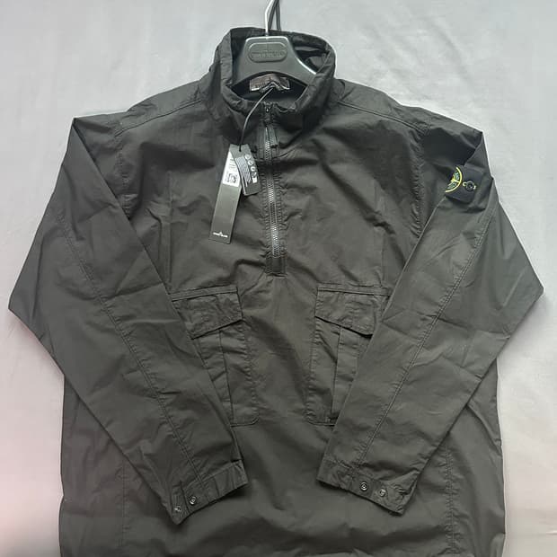 [L] 스톤 아일랜드 라이트 코튼 캔버스 가먼트 다이드 하프 지퍼 아노락