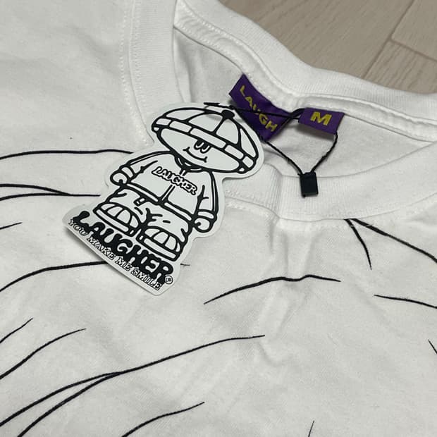 [새상품] 라퍼 히나 티셔츠 - 화이트 M사이즈 팝니다.