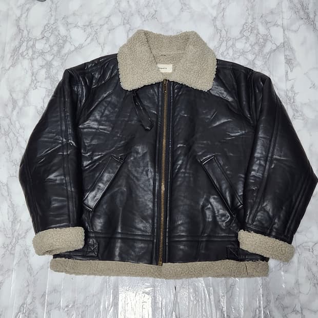 Baguette 무스탕 양털 자켓