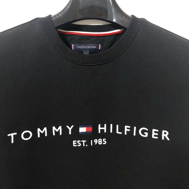 타미힐피거 블랙 맨투맨 105