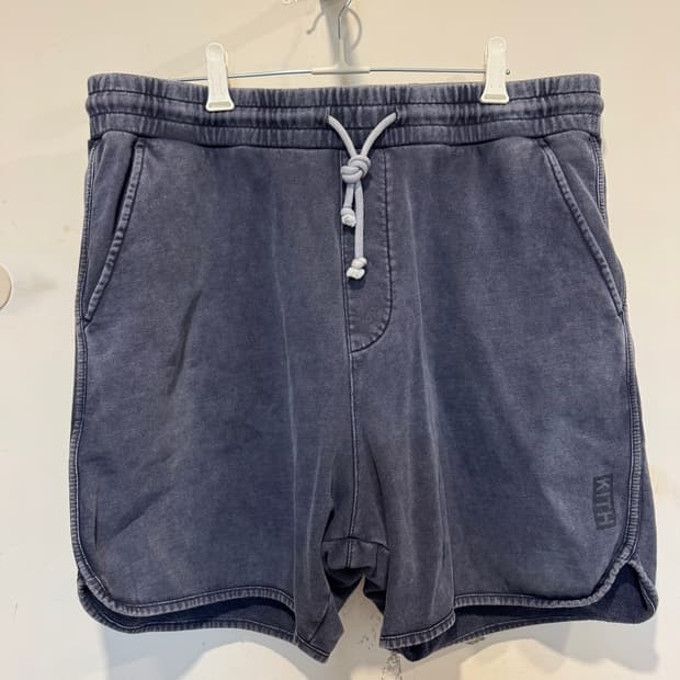 KITH 키스 피그먼트 반바지
