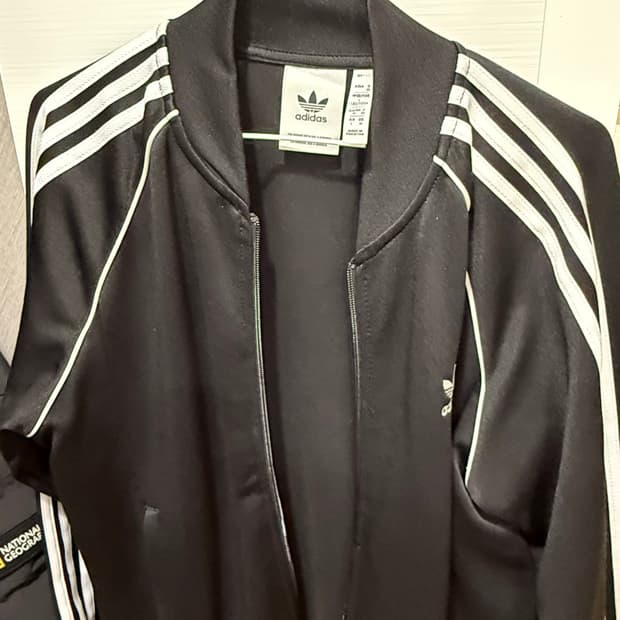 아디다스 검흰 져지