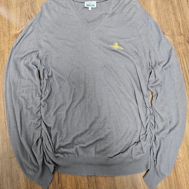 비비안웨스트우드 여성 니트 M(급처)