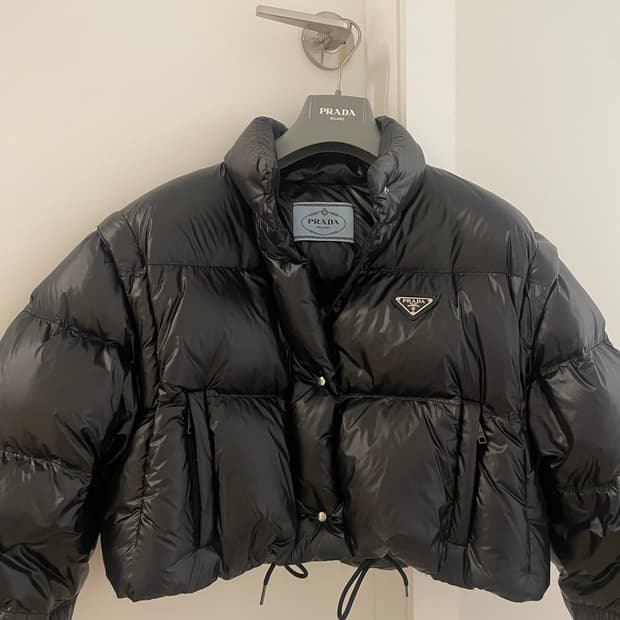 프라다 다운패딩