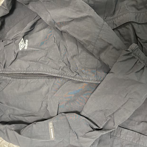 엄브로 바람막이 2xl