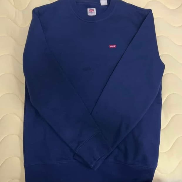Levi’s 네이비 기모 맨투맨