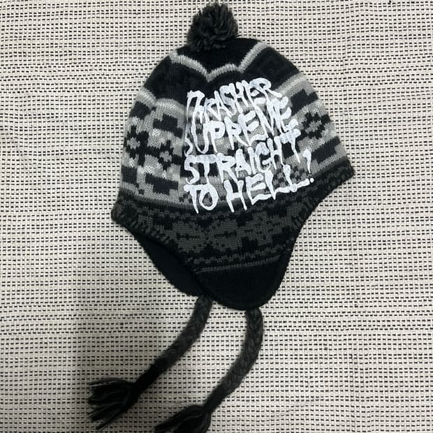 슈프림 트레셔 이어플랩 비니