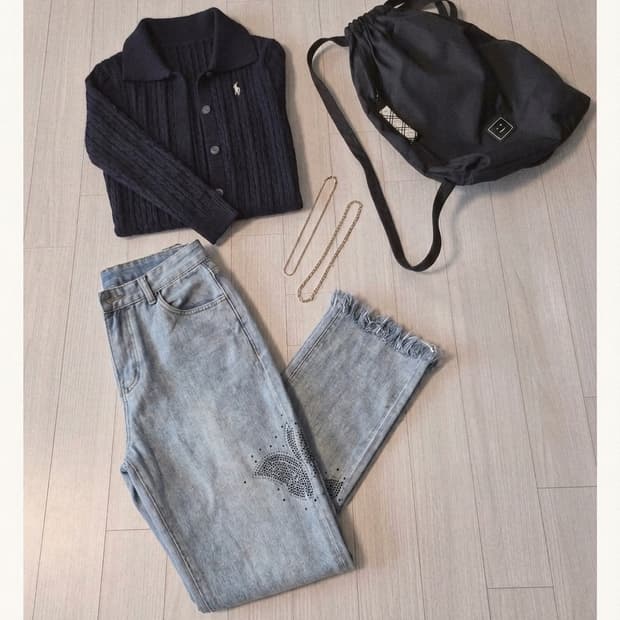 유니크한 큐빅 나비 포인트 연청 청바지 판매합니다