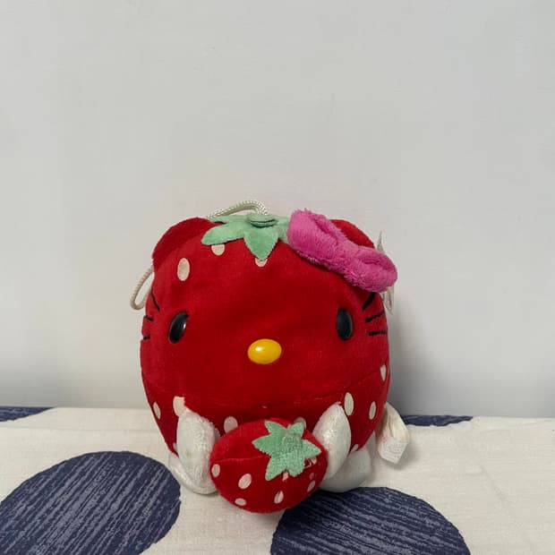 딸기 키티 인형