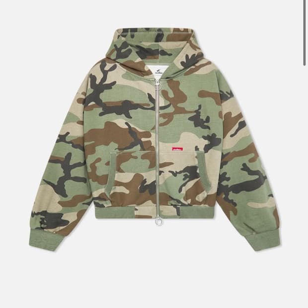 Scuffers camo zipper 구합니다