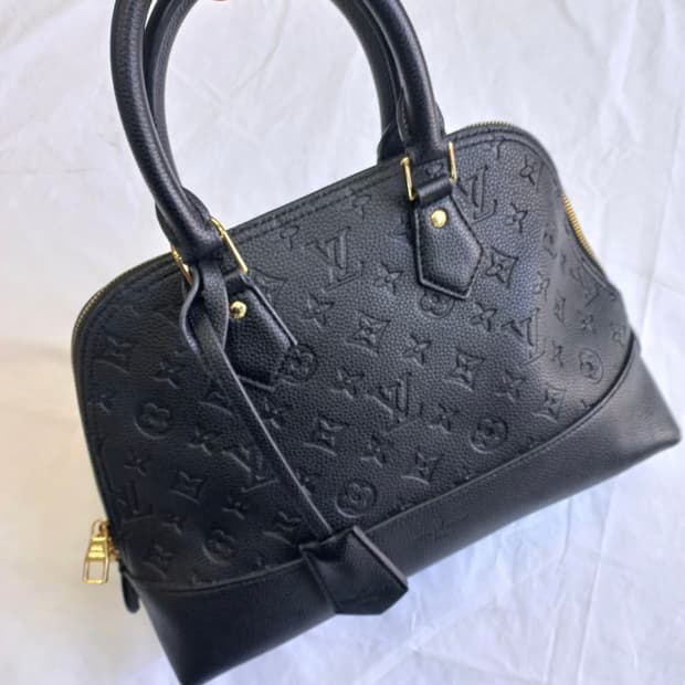 루이비통 알마 pm 모노그램 앙프렝뜨 블랙