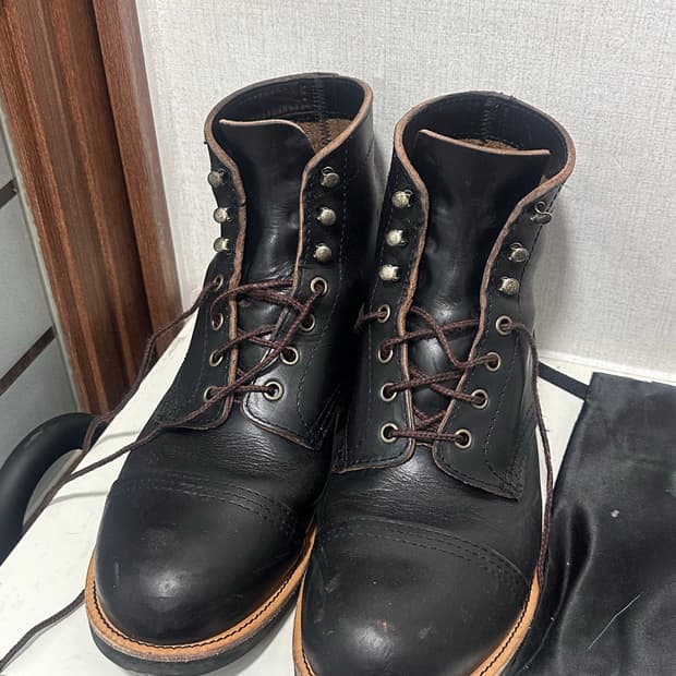 조셉트 크롬악셀 워커 부츠 280사이즈입니다. 사진에서 보시다시피, 묵직