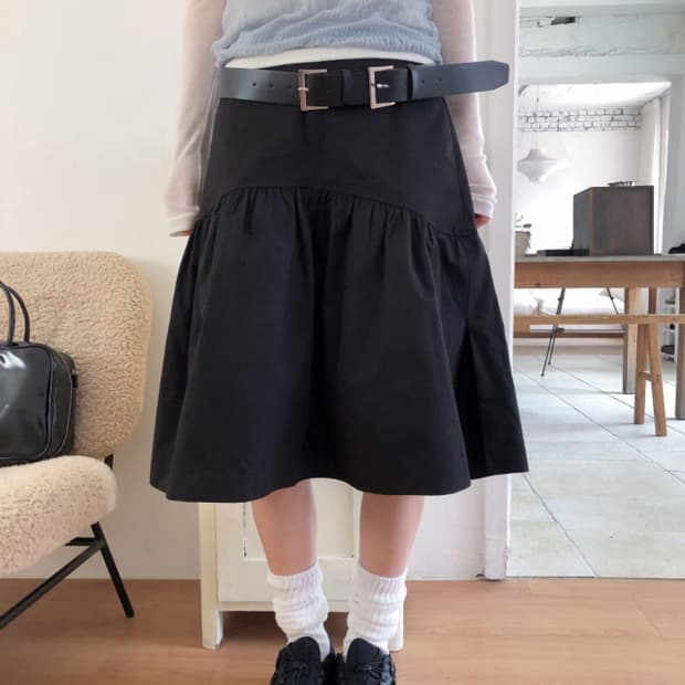 서울베이스드 코튼 셔링 미디 스커트 