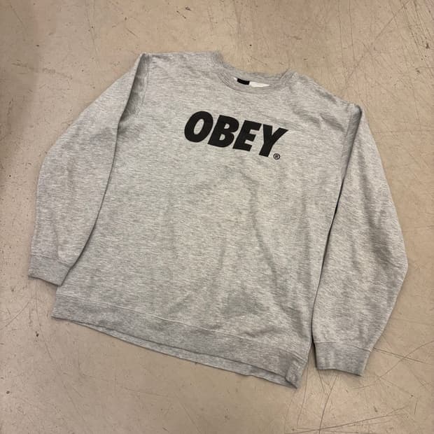 오베이 빅로고 그레이 맨투맨