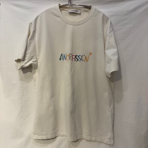 앤더슨벨 로고 반팔티 아이보리