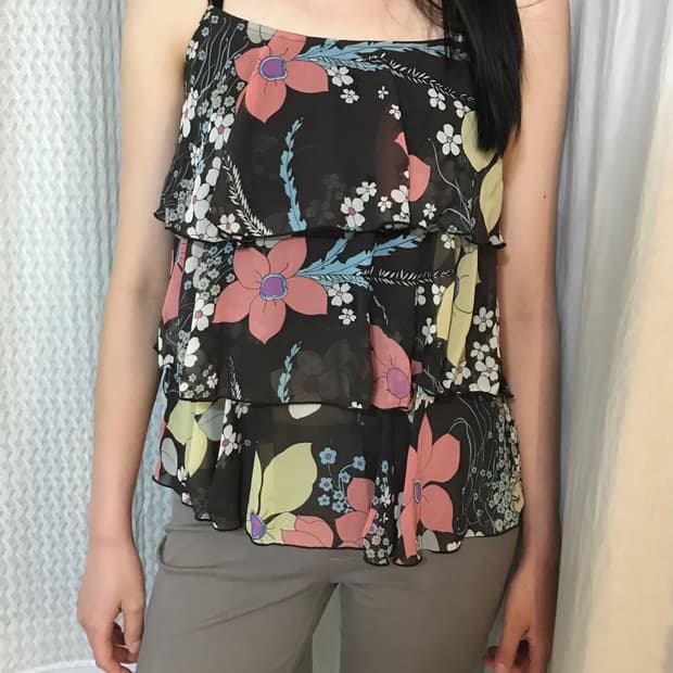 플라워 프릴 탑