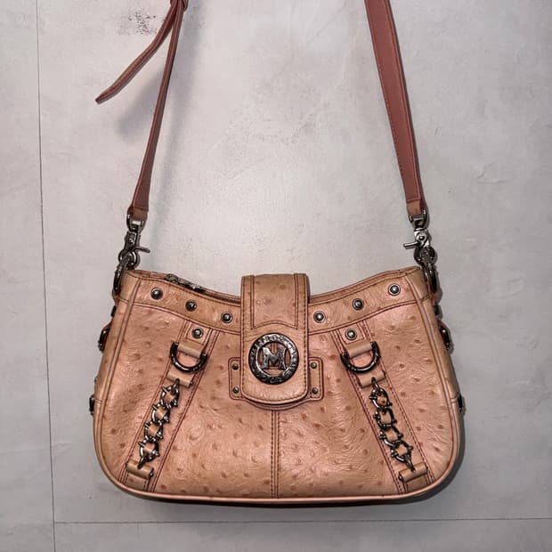 Metro City baby pink y2k stud chain 크로스백