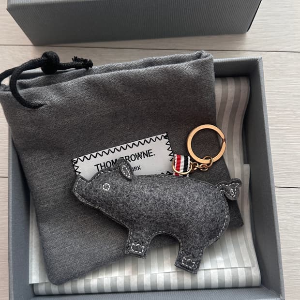 톰브라운 Pig 키링 새제품