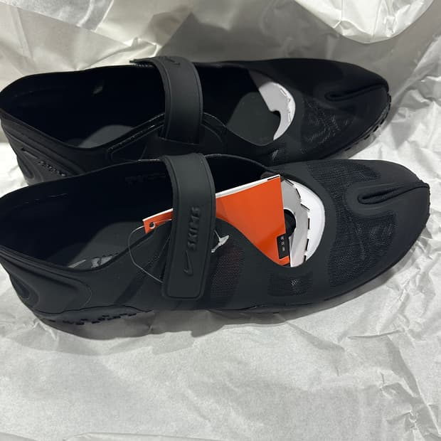 w240 나이키 스킴스 리프트 메쉬 블랙 다크 스모크 그레이