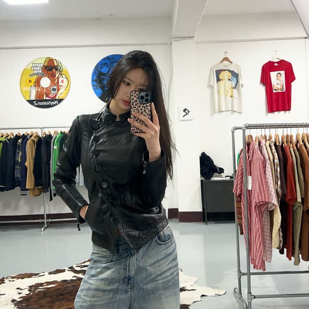 엠포리오아르마니 사선 버튼 램스킨 자켓