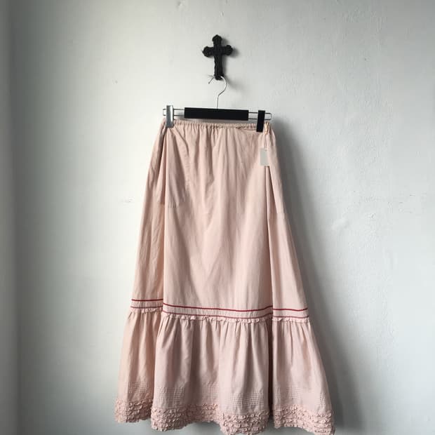 Frill pink skirt