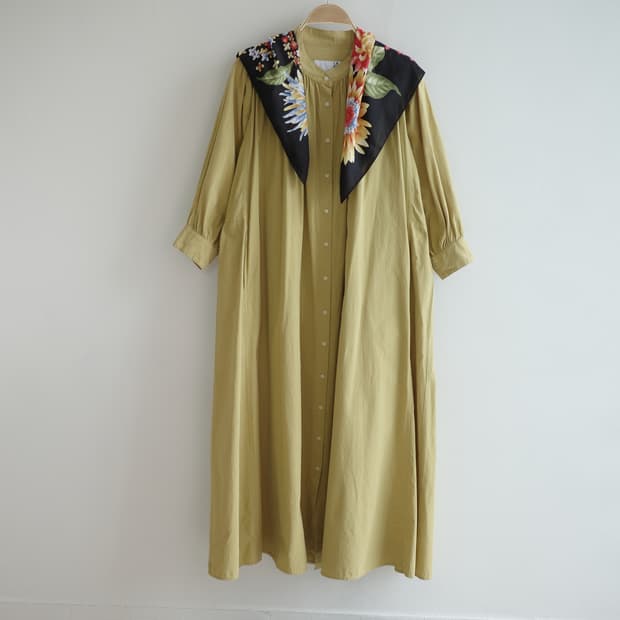 LAKOLE • 겨자색 퍼프 소매 샤링 셔츠  롱원피스