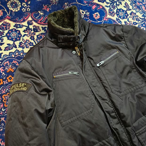 디펄스(D-PULSE) in Japan 브라운 덕다운 헌팅 점퍼