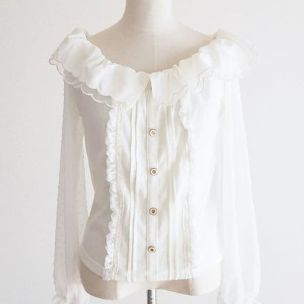 리즈리사 화이트 오프숄더 블라우스 히메갸루 풀문 모리