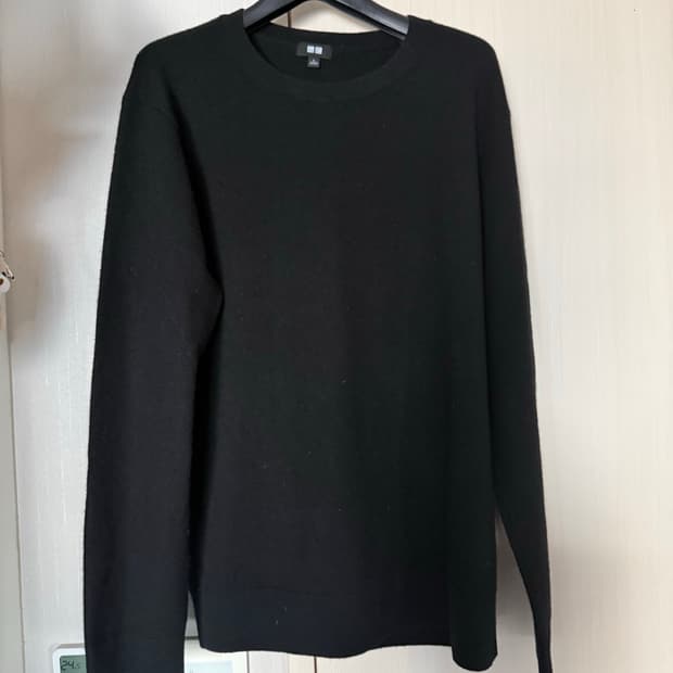 유니클로 캐시미어크루넥 니트