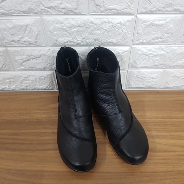 가이거 앵글 부츠 235