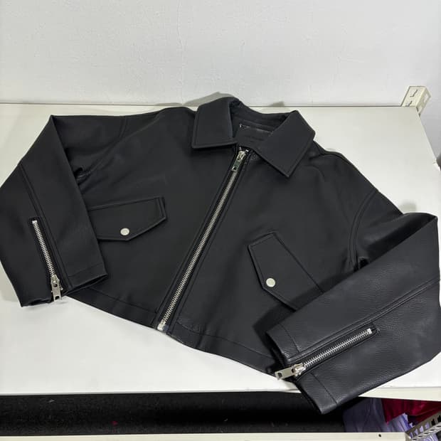 우먼FREE 레이디볼륨 블랙 크롭 레더자켓