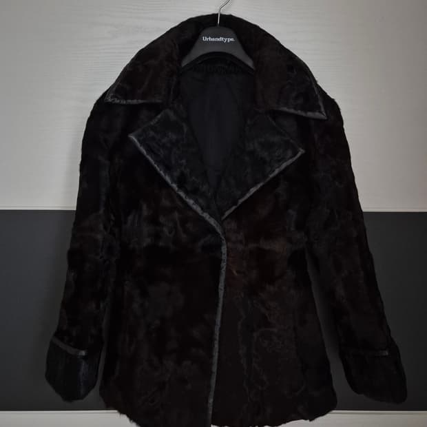 가죽디테일 송치자켓