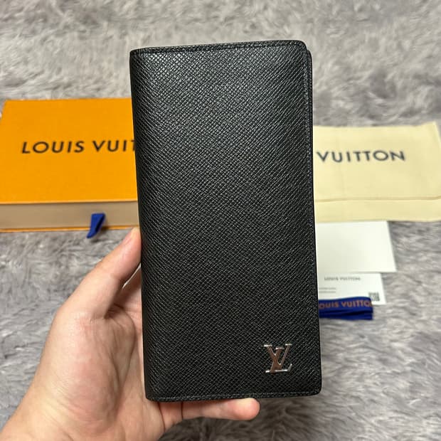 [풀구성] 루이비통 타이가 은장 브라짜 월릿 장지갑 블랙