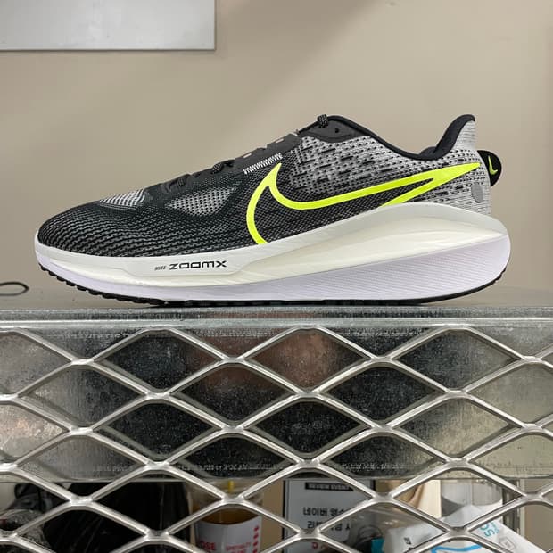 나이키 보메로 17 스모크 그레이 270 (gr-4474)