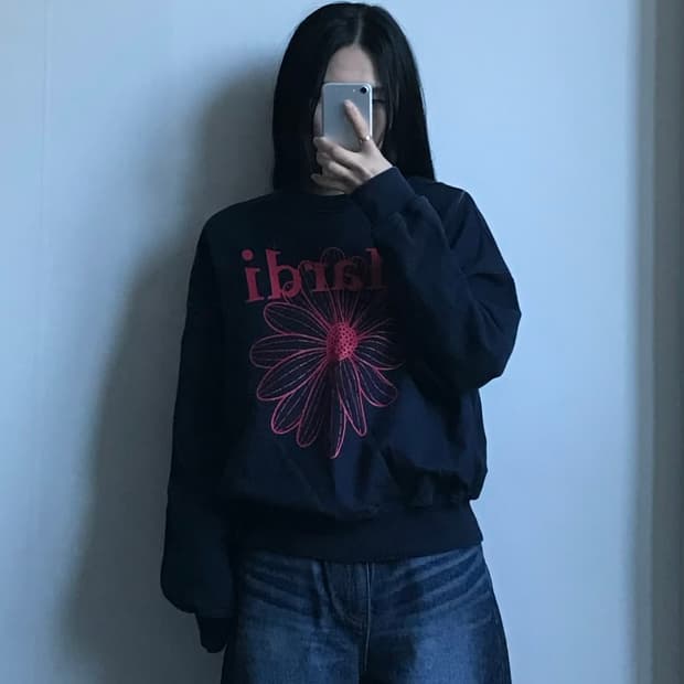 마르디 메크르디 빅로고 네이비 맨투맨