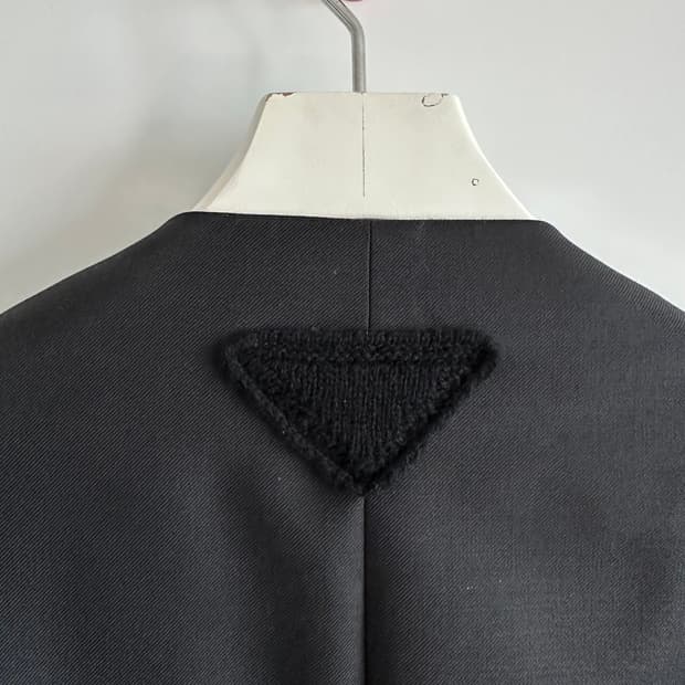 프라다 라프시몬스 23ss 라운드넥 블레이져