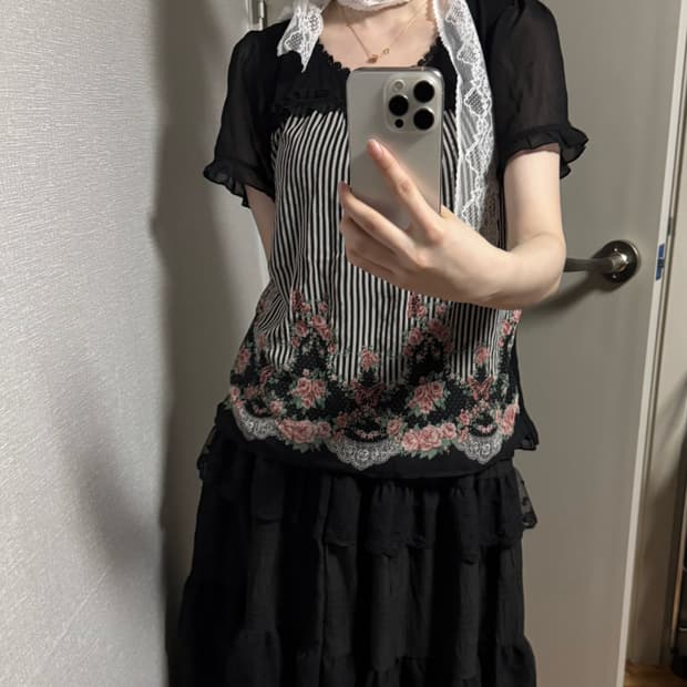 Axes femme frill 블라우스 로지