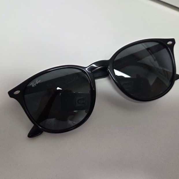 레이밴 RB4259F 선글라스 블랙