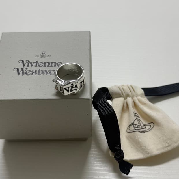 비비안웨스트우드 벨트링 반지