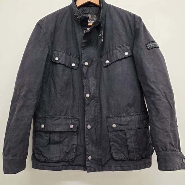 Barbour 바버 남자 자켓.
싸이즈 95  정품