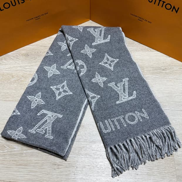 [새상품/선물가능] 루이비통 모노그램 쉐도우 머플러 목도리