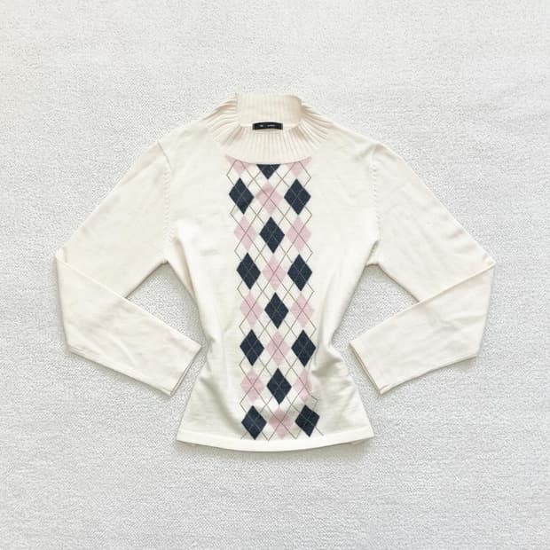 핑크 아가일 반폴라 니트