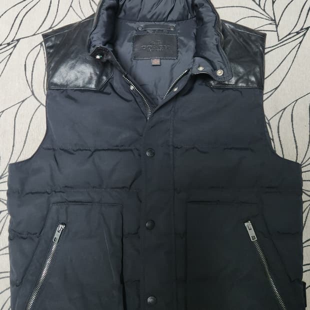 COACH 가죽패딩 조끼 95 S사이즈